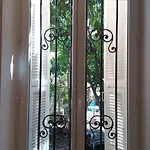 Dans La 