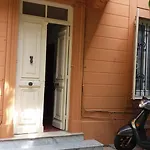 Dans La 